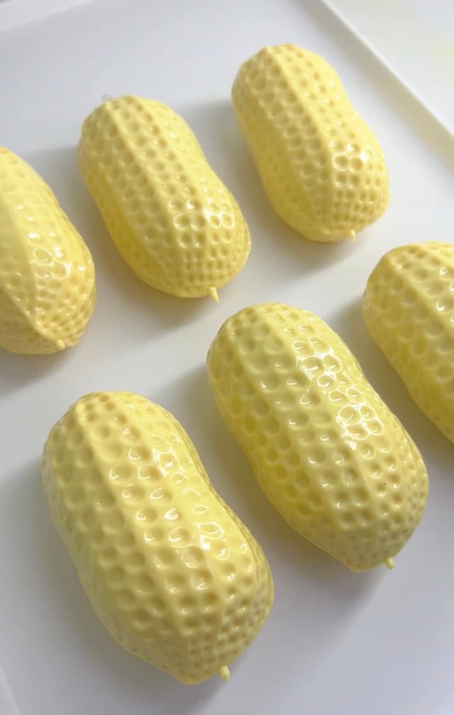 Handmade Peanut Series detail 1