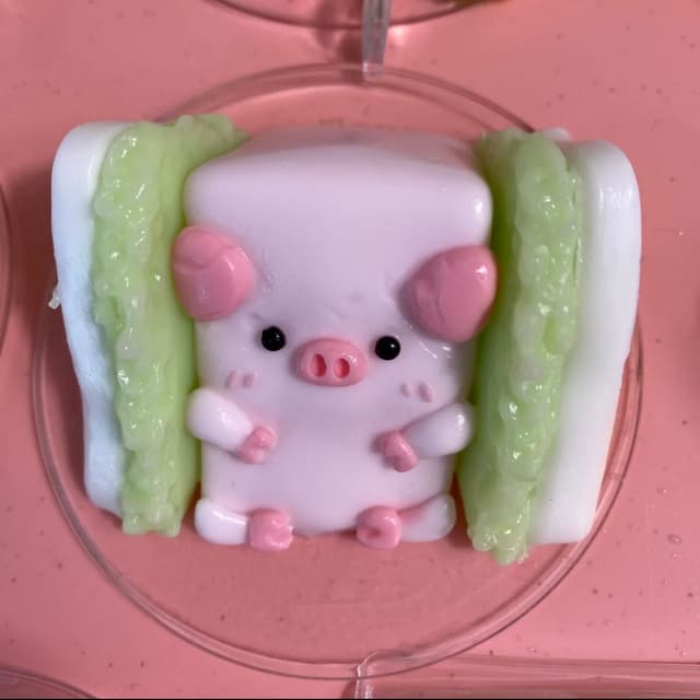 Sandwich Pig Series detail 1