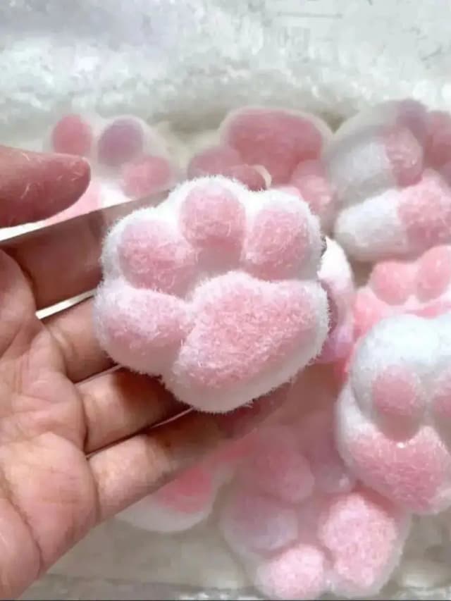Cat's Paw Series detail 3