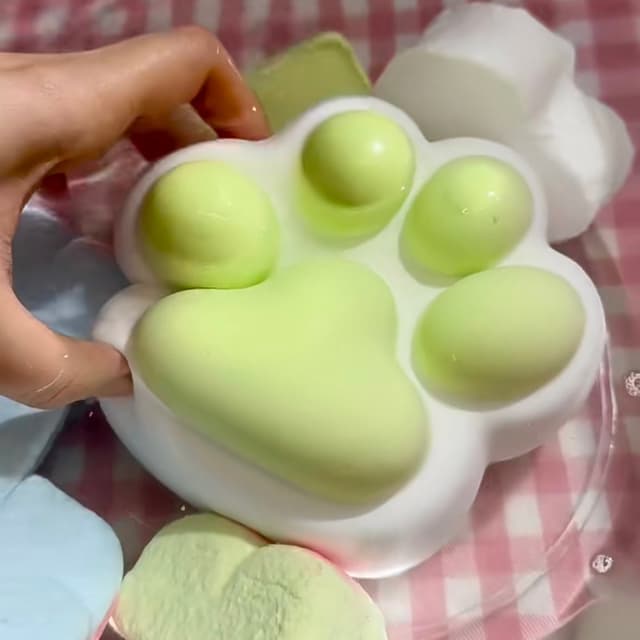 Large Cat Paw Series detail 3